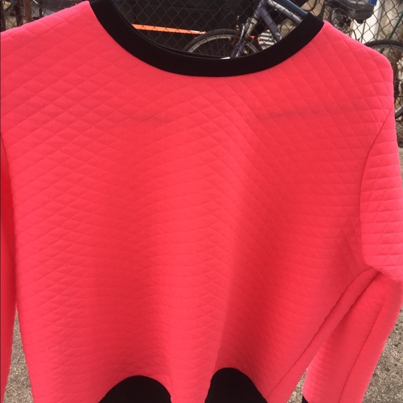 VIBRANT COLOR SWEATER 😊 - Picture 3 of 3